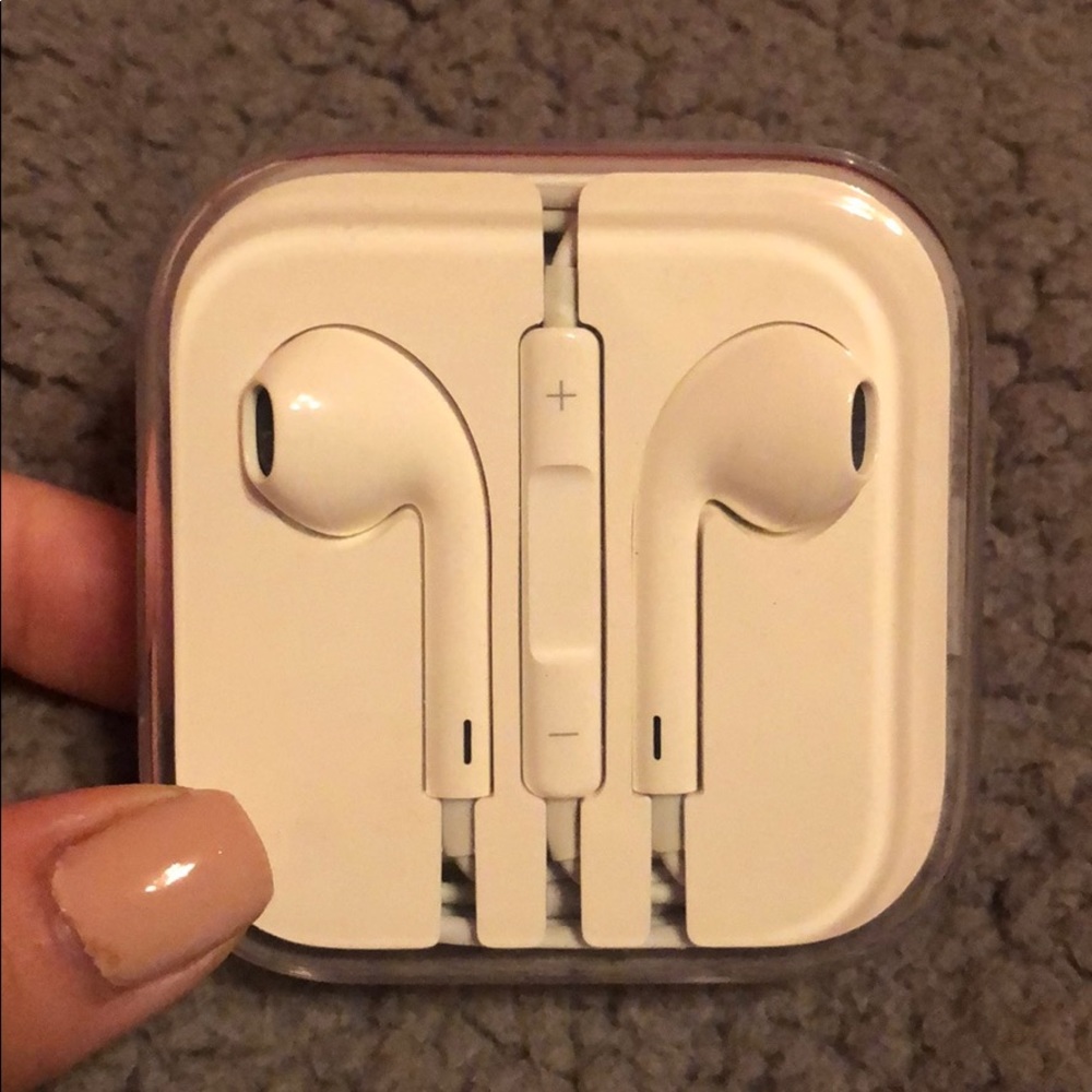 new iPhone Apple headphones never opened